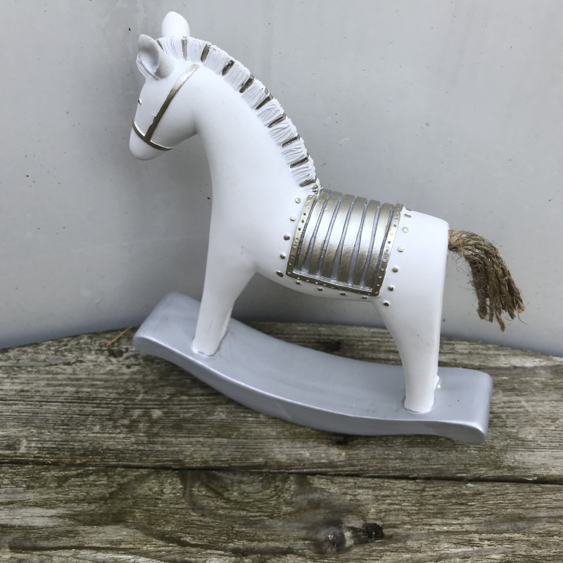 Koník dekoračný hojdací so zlatým sedlom