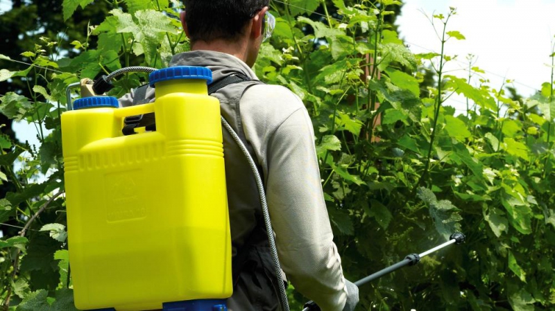 Miura tlakový postrekovač 22l