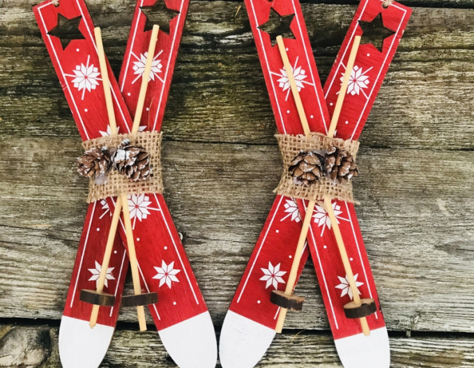 Lyže dekoračné drevené červené 21cm 2ks